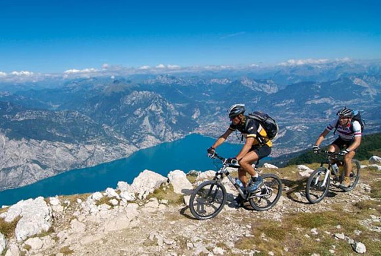 Casa Vacanza & Suite Joy Peschiera del Garda Eksteriør billede